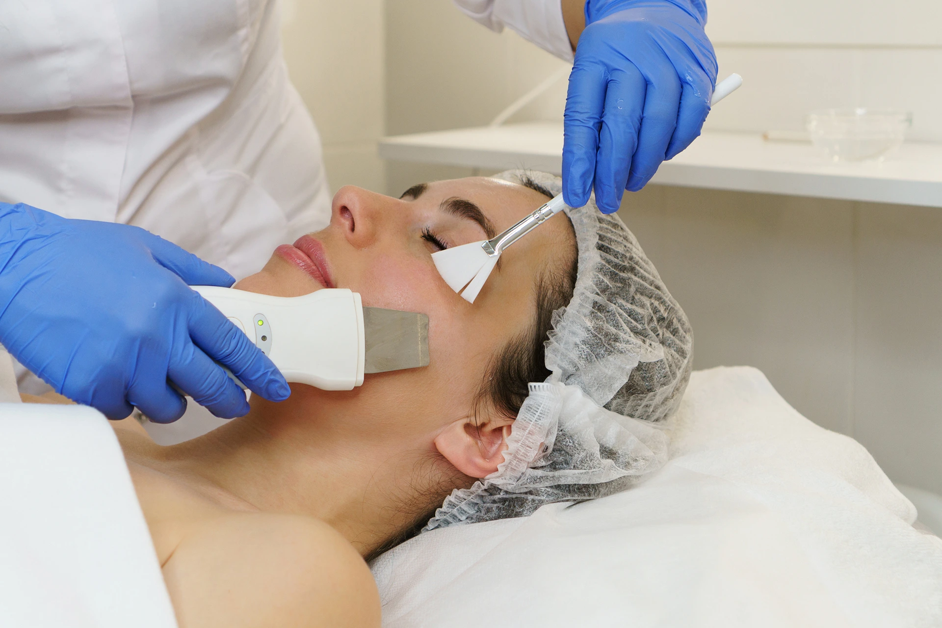 Dermaplaning vs Shaving: Which Facial Hair Removal Method Is Best for You?
