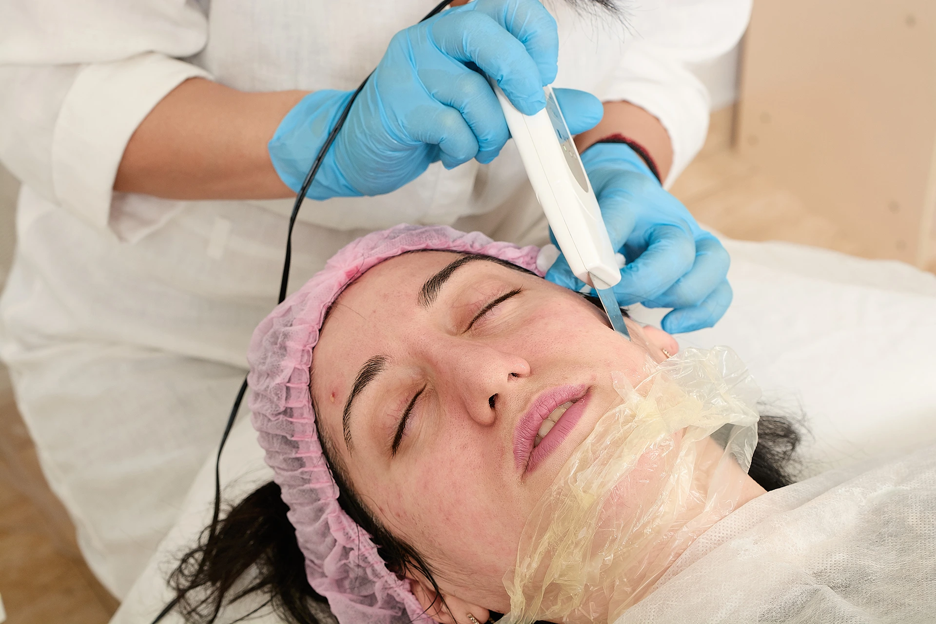 Dermaplaning Benefits and How It Can Rejuvenate Your Complexion