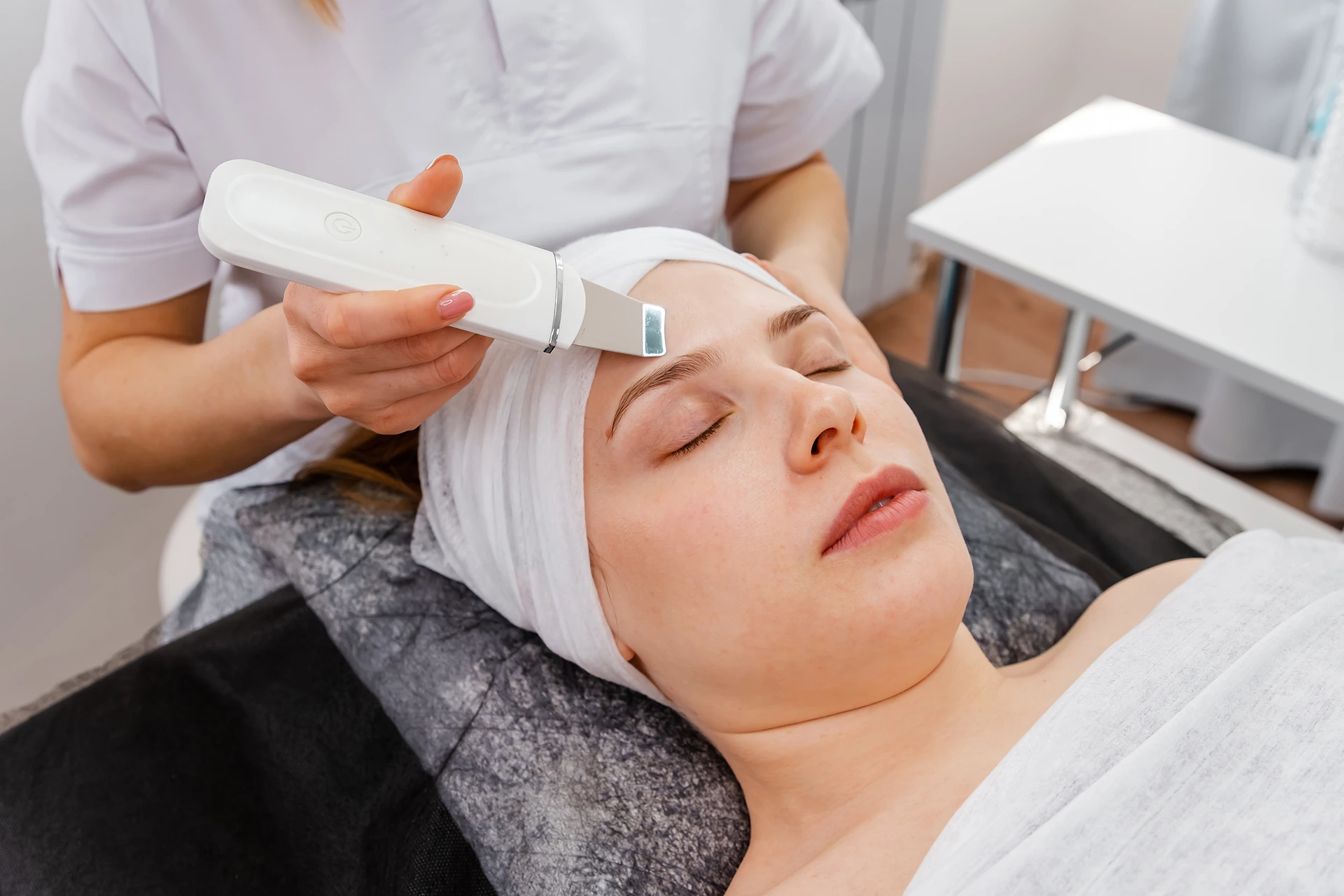 Dermaplaning for Sensitive Skin