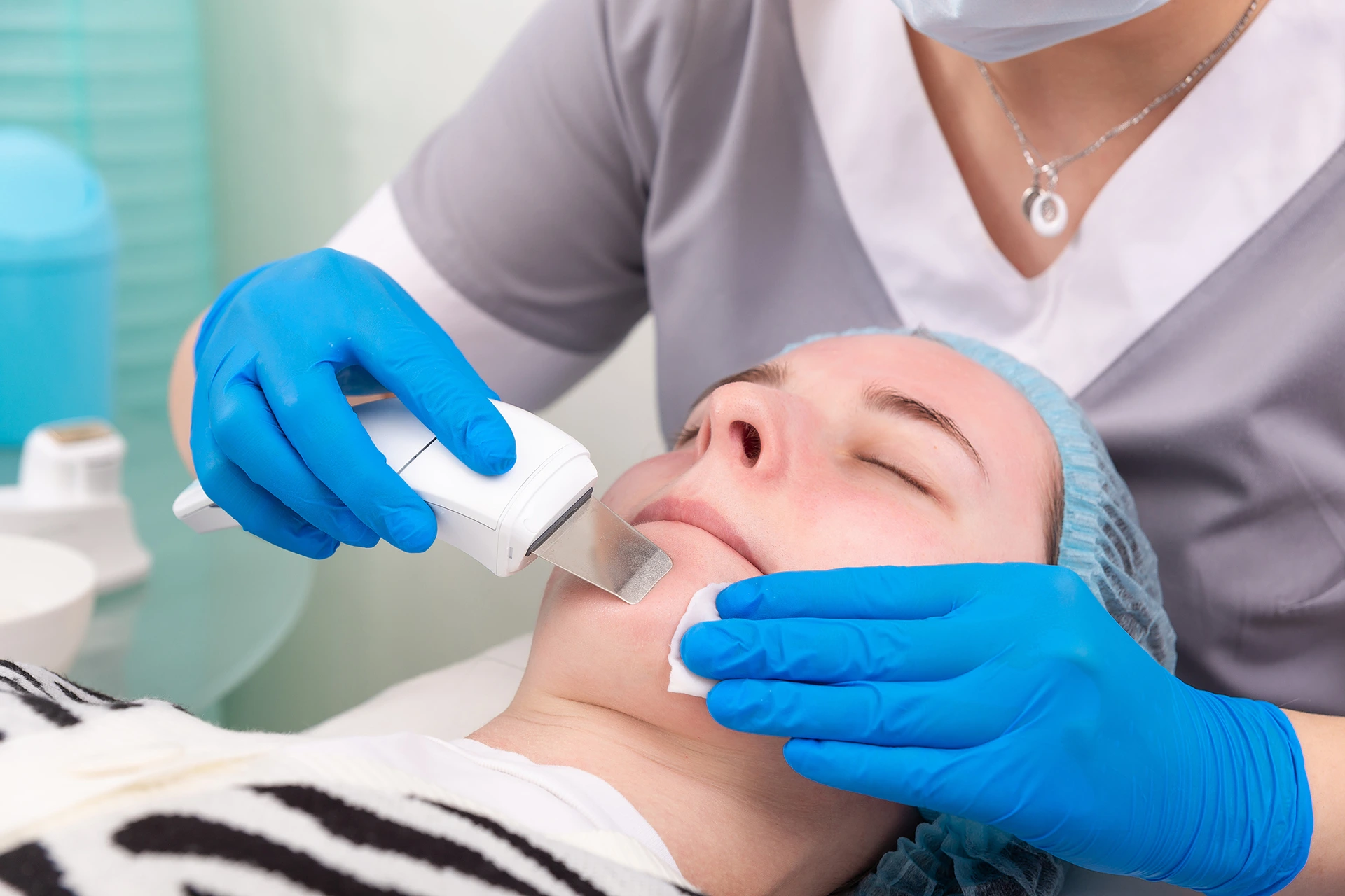 Discover Radiant, Refreshed Skin with Hydrafacial and Dermaplaning
