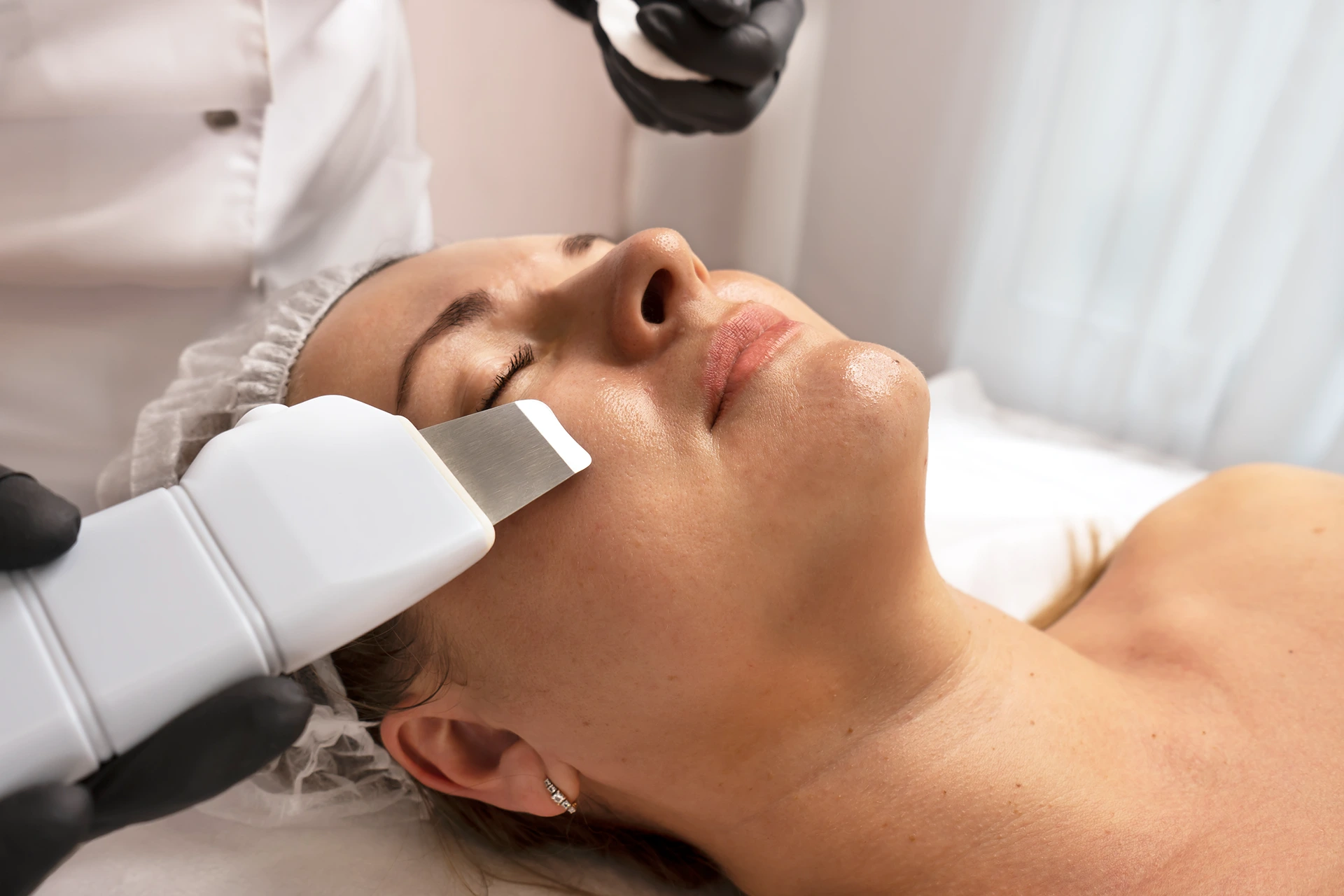 Can Estheticians Do Dermaplaning?
