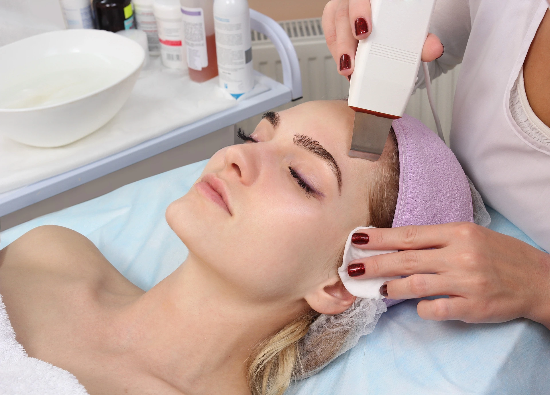 Can You Do Microdermabrasion and Dermaplaning Together? A Comprehensive Guide