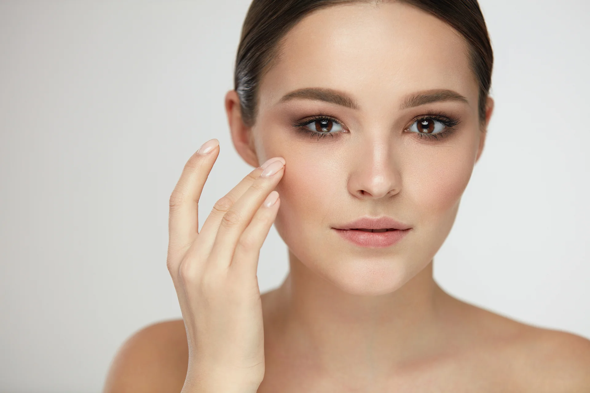 Mastering At-Home Dermaplaning: Your Guide to Safe &amp; Smooth Skin