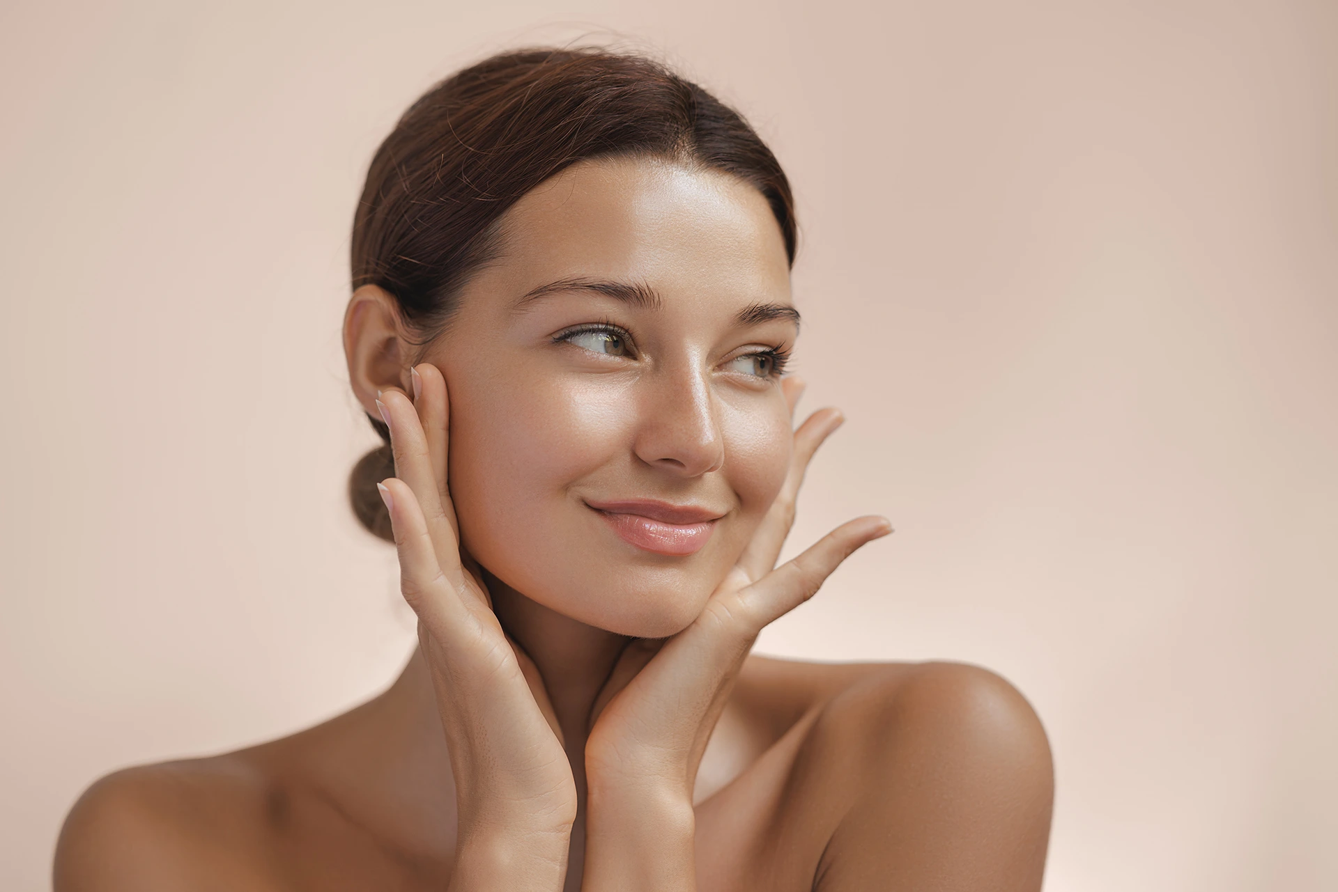 What Should I Put on My Face Before Dermaplaning?