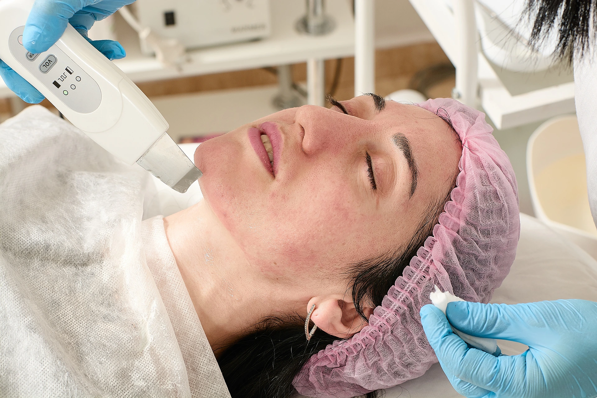 Do You Dermaplane on Dry Skin?
