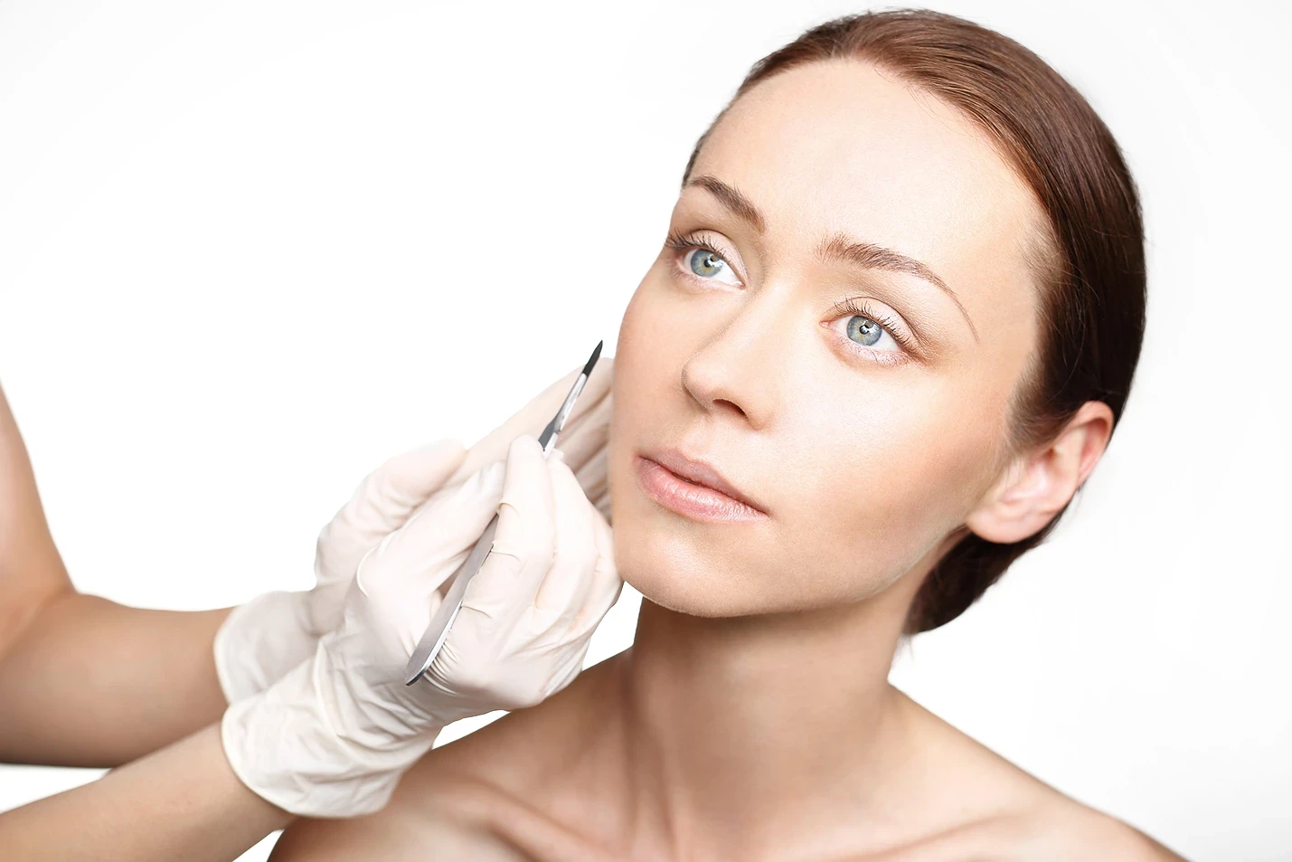 Dermaplaning Blade: How to Choose, Use, and Care for It